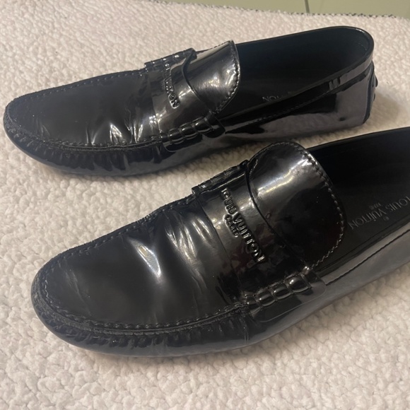 LOUIS VUITTON MEN\'S BLACK PATENT LEATHER LOAFERS DRIVER